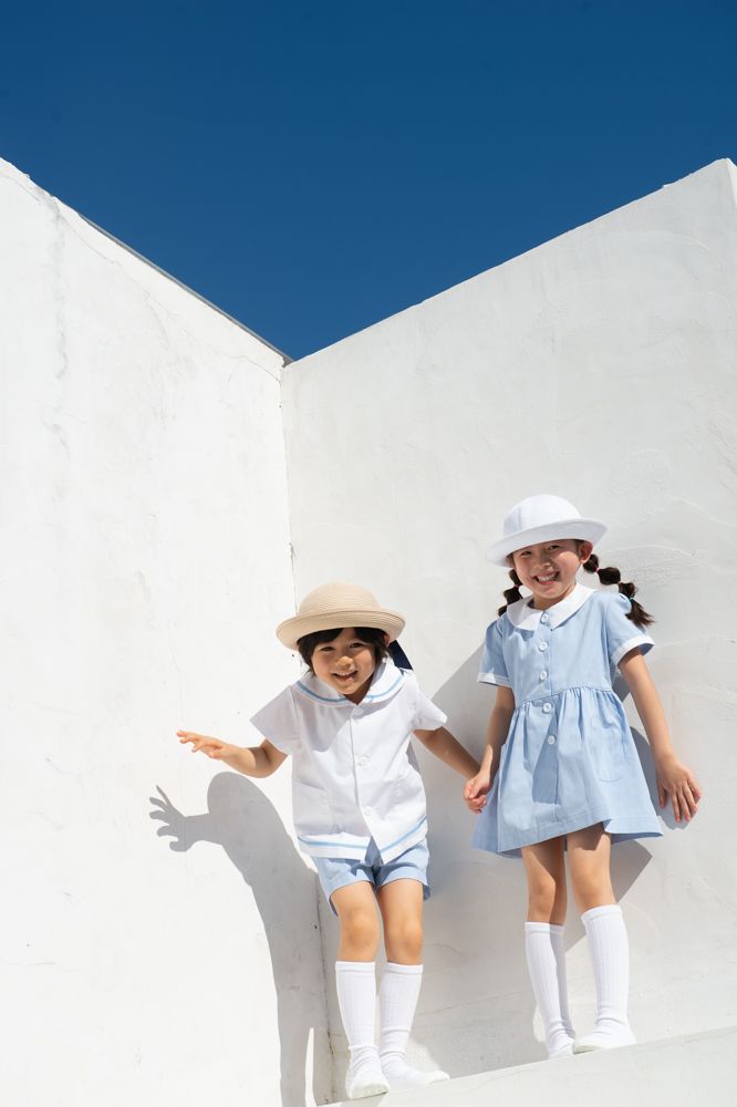 夏服を着た園児ふたり